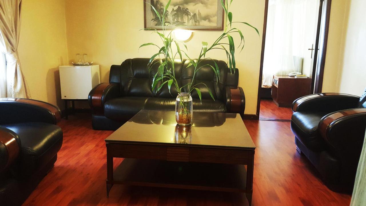 Fang Fang Hotel Καμπάλα Εξωτερικό φωτογραφία